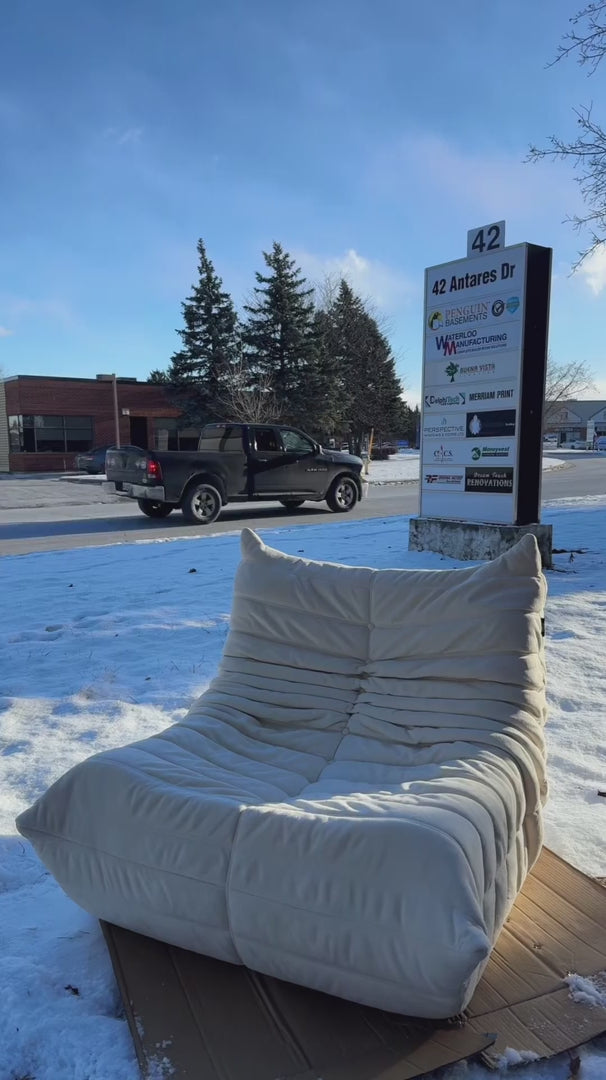 Load video: Caterpillar 1s